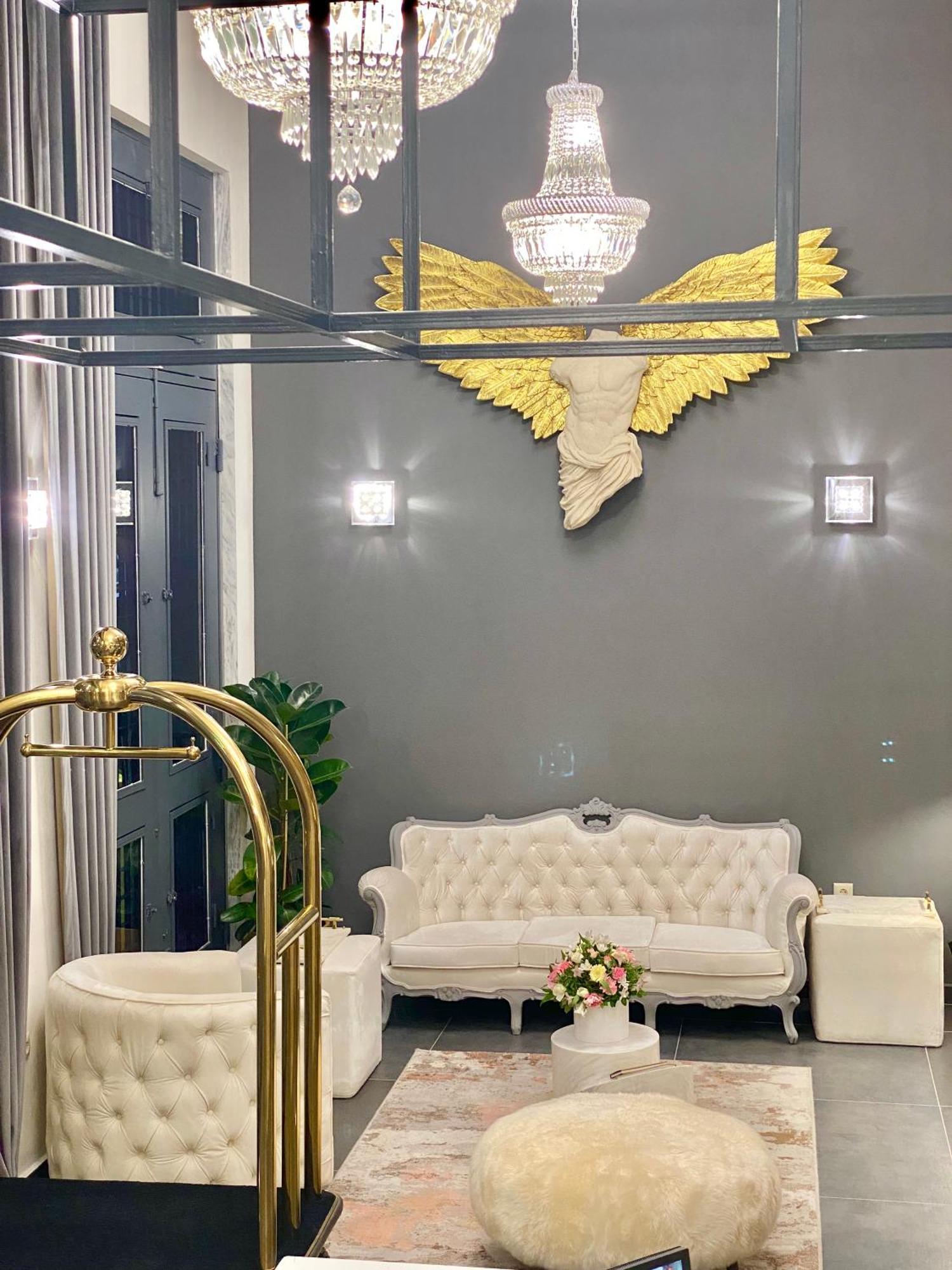 The L7 Str - Luxury Boutique Collection Otel Atina