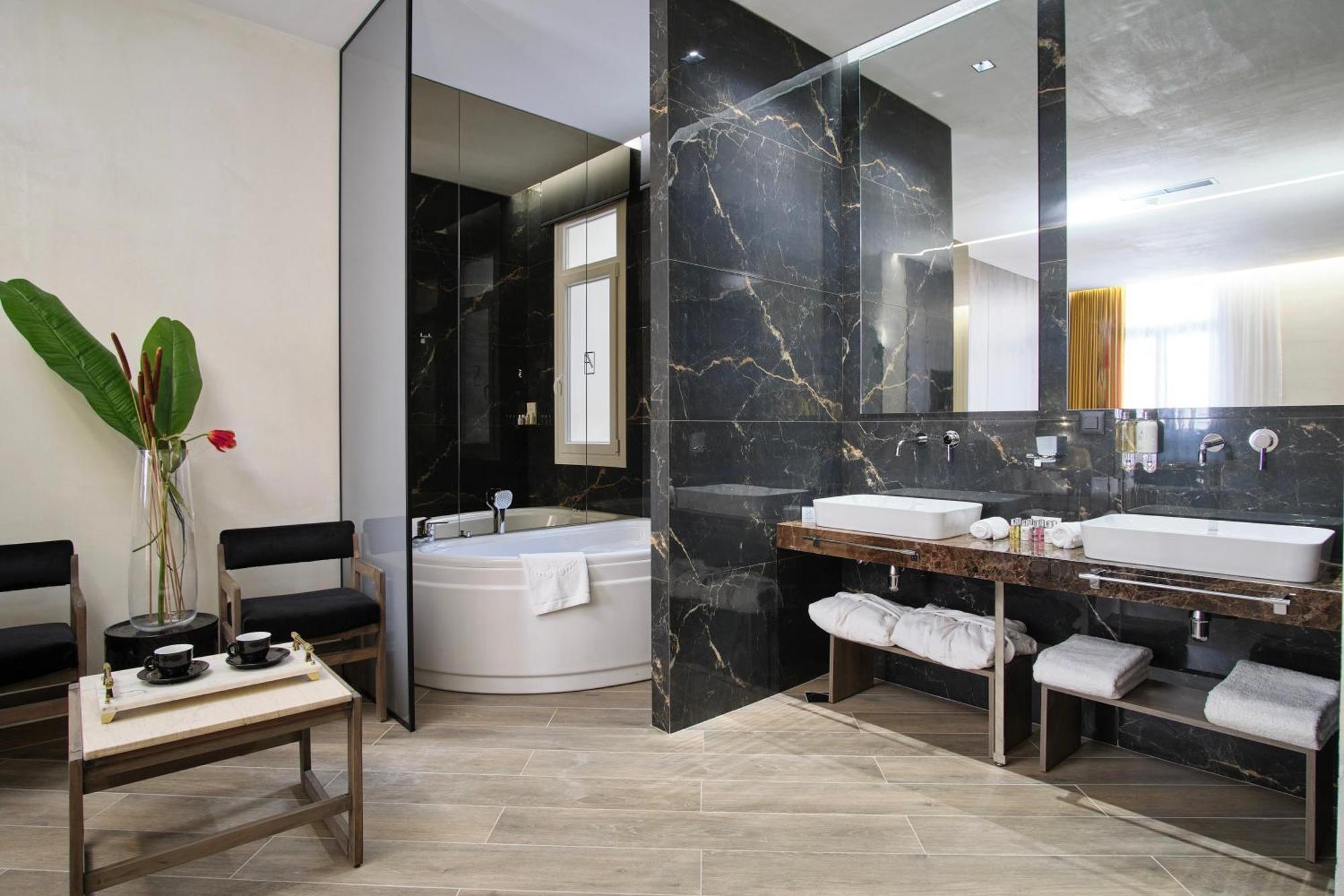 The L7 Str - Luxury Boutique Collection 4* Atina